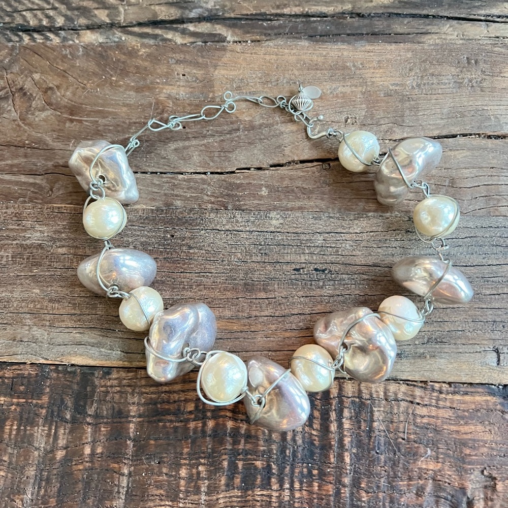 Abra Couture Silver Rock  & faux pearl 
Necklace Silver Wire Handmade 14"-17"